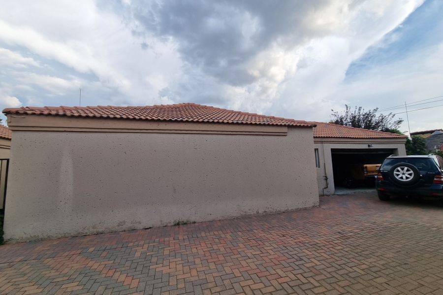 3 Bedroom Property for Sale in Neserhof North West